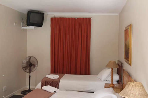 Pensión Hillcrest Manor Guesthouse 1