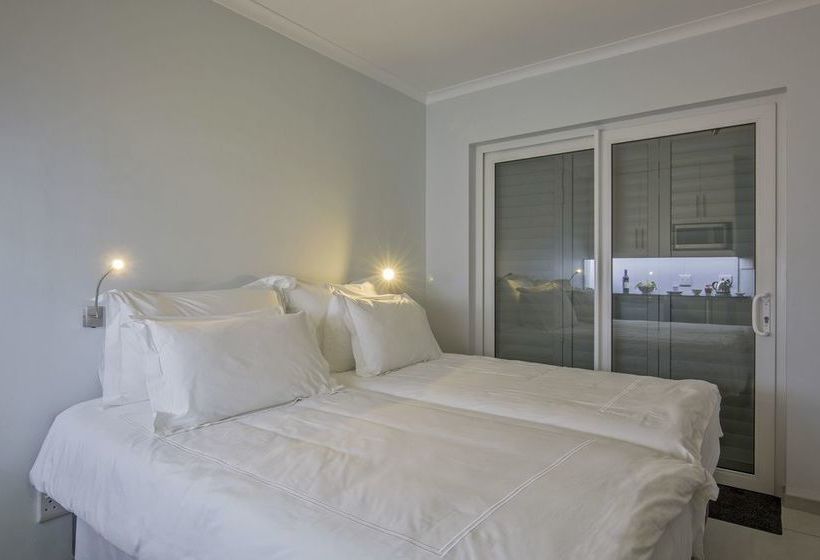 Cat's Eye Cottage 17