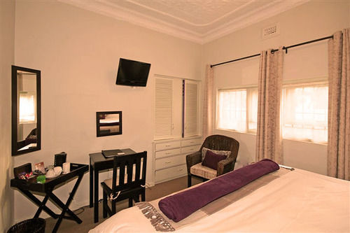 Pension Uxolo Guesthouse 4