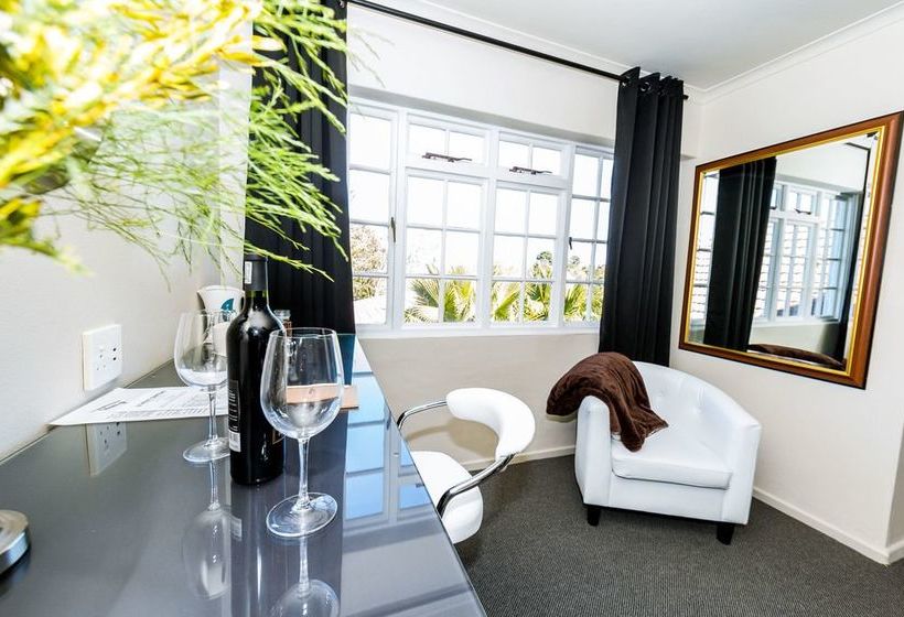 Pensión Le Petit Chateau Guest House 10