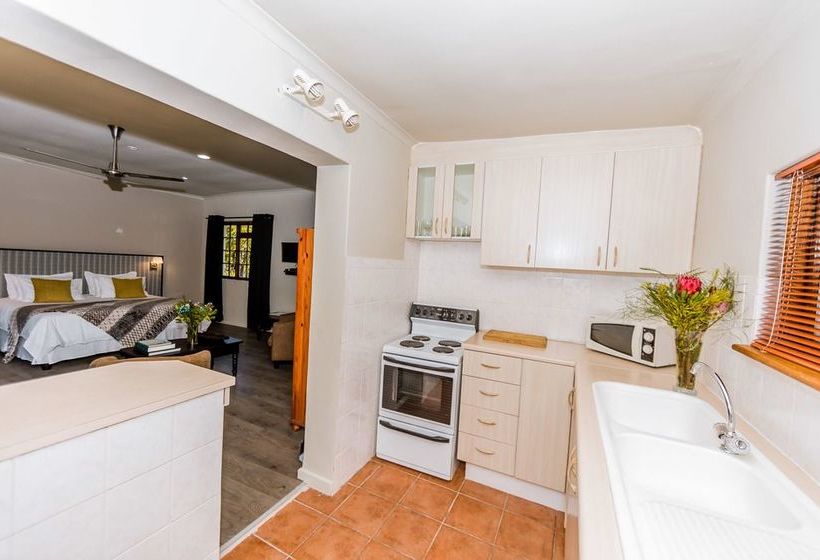 Pensión Le Petit Chateau Guest House 16