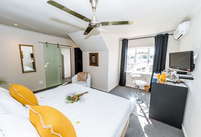 Pensión Le Petit Chateau Guest House 8