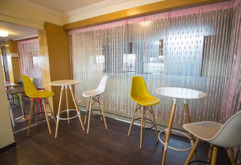 Hotel Satish Executive 8