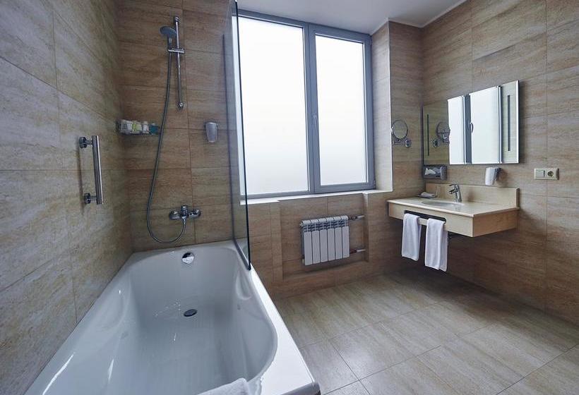 Ramada Hotel & Suites Rostov-on-don 2