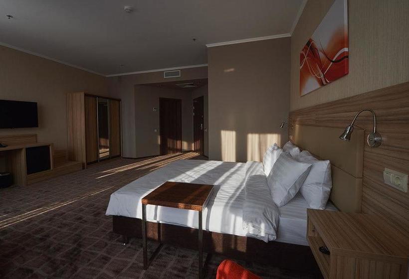 Ramada Hotel & Suites Rostov-on-don 3