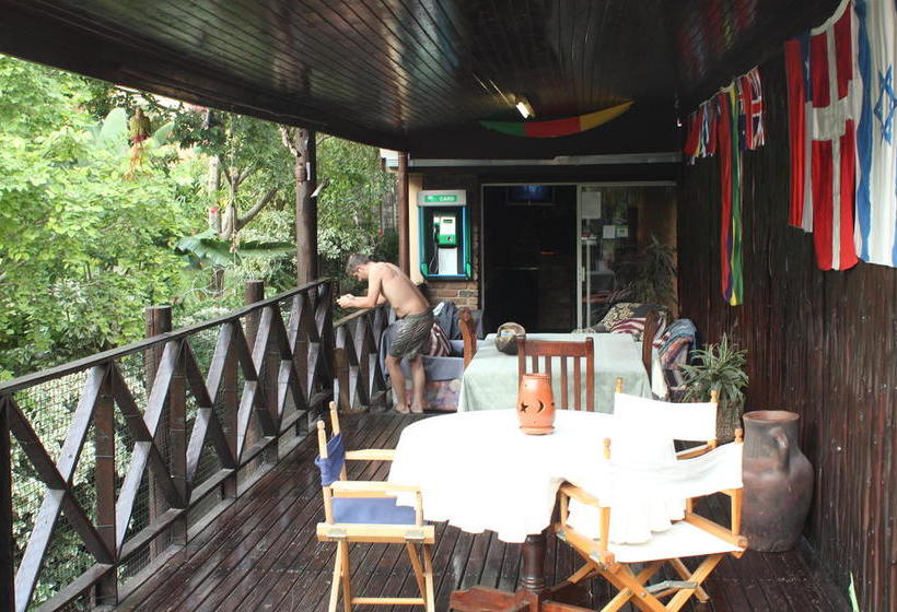 Hostel Old Vic Travellers Inn 8