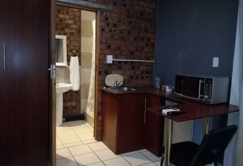 Pension 21 On Coetzee Guest House 12