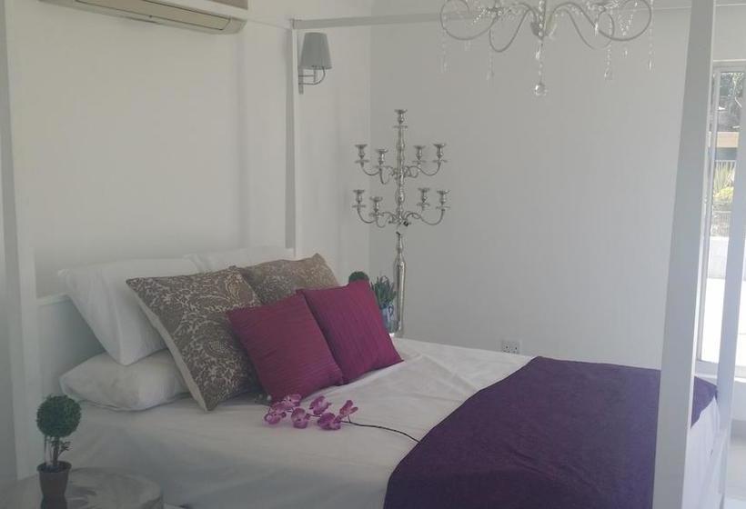 Bed and Breakfast 34 On Milkwood 4