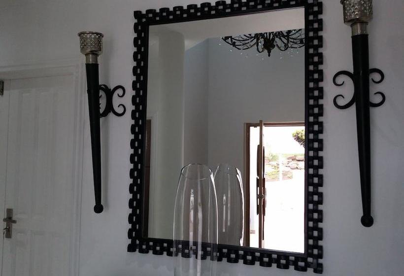 Bed and Breakfast 34 On Milkwood 5