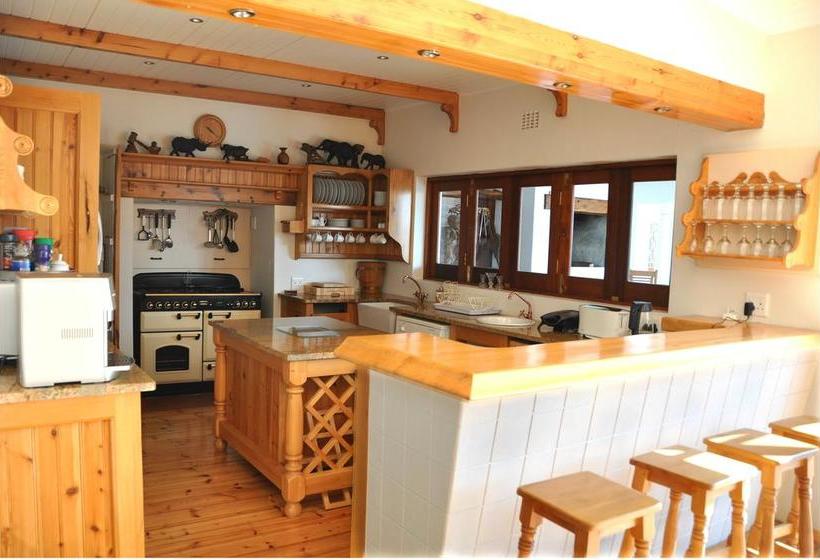 Pension 50 College Drive B&b 12