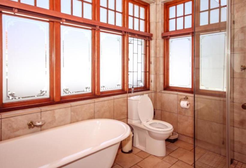 Pension 50 College Drive B&b 17