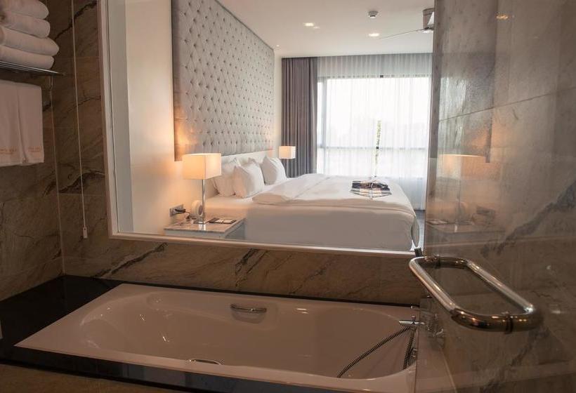 Hotel North Hill City Resort 13