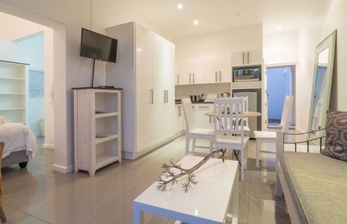 Pension Sunshowers Plett 2