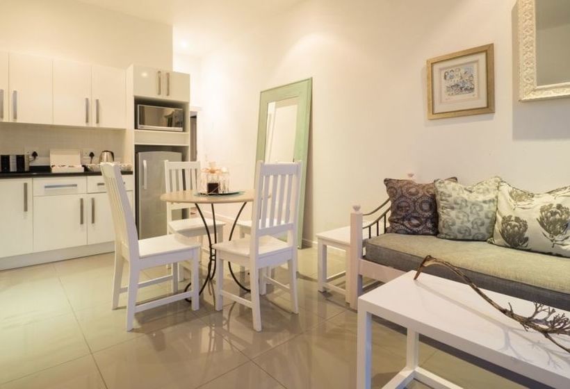 Pension Sunshowers Plett 8