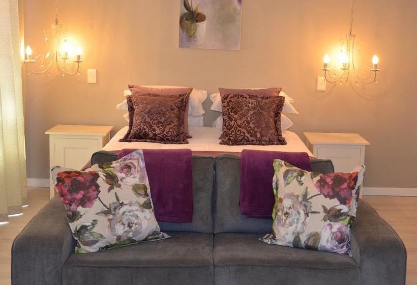 Pension By The Way Guesthouse 13