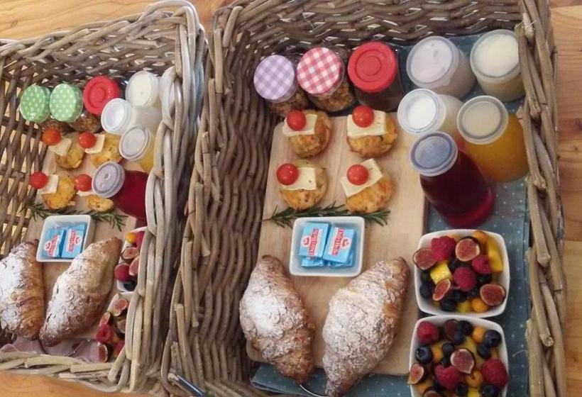 Pension By The Way Guesthouse 7