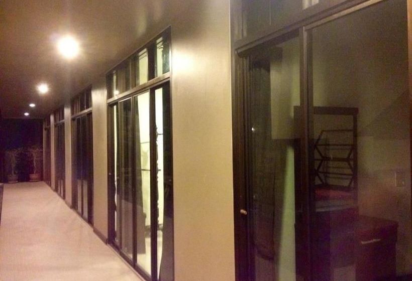 Hotel The Old Palace Resort 11