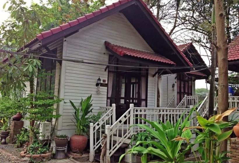 Hotel The Old Palace Resort 17