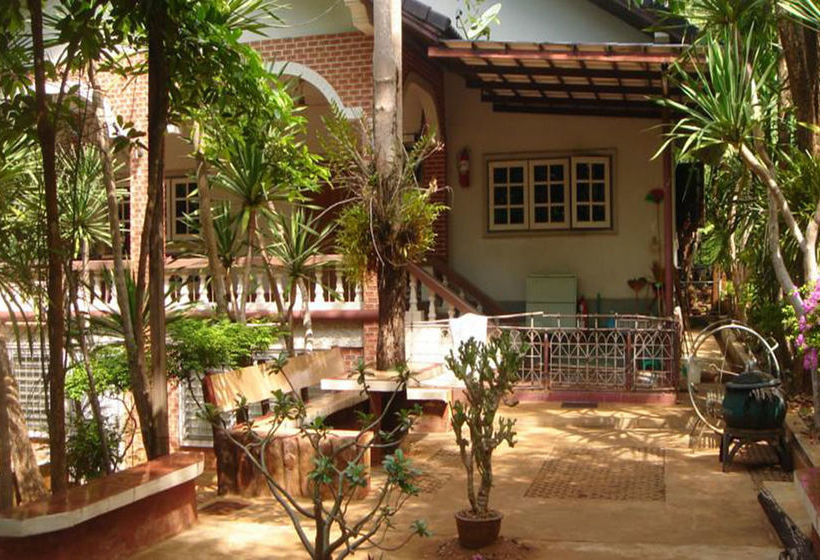 Pension Sam's Jungle Guesthouse 10