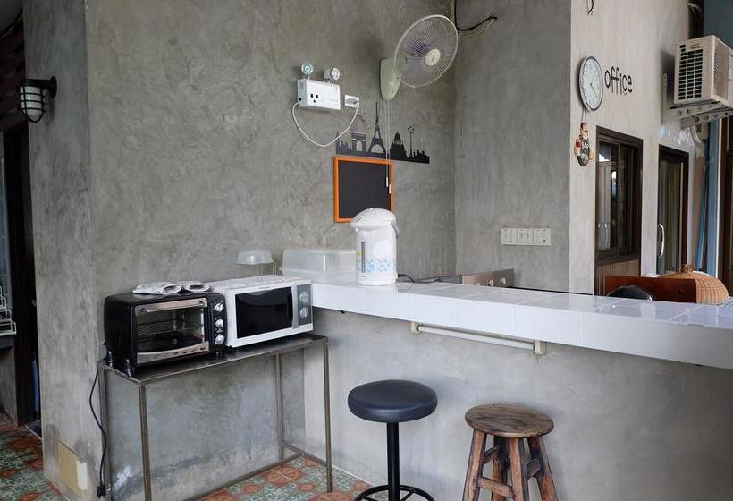 Pension Baan Ma Feung Guesthouse 11