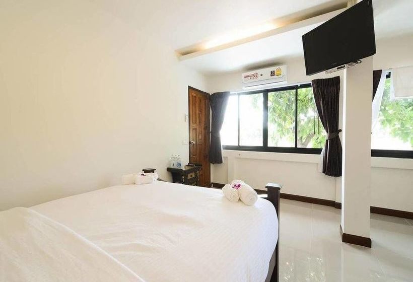 Pension Ban U Thong Accommodations 13