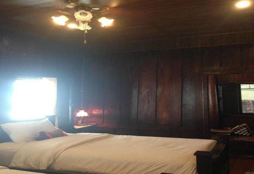 Pension Ban U Thong Accommodations 7