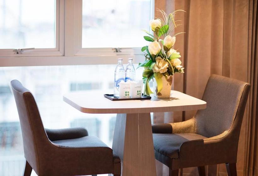 Hotel New Season Square 1