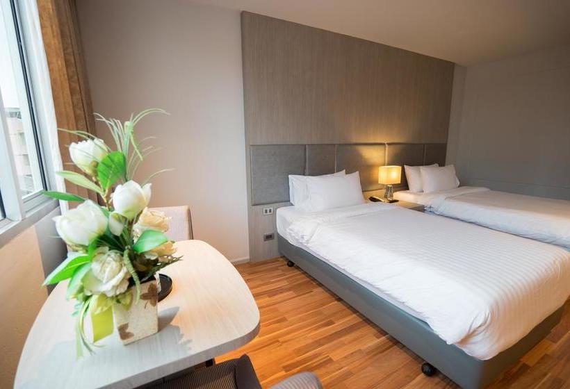 Hotel New Season Square 11