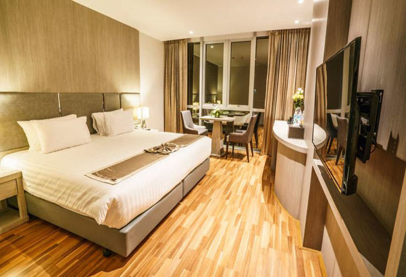 Hotel New Season Square 20