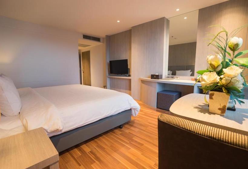 Hotel New Season Square 6