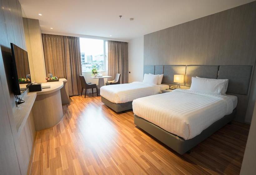 Hotel New Season Square 9