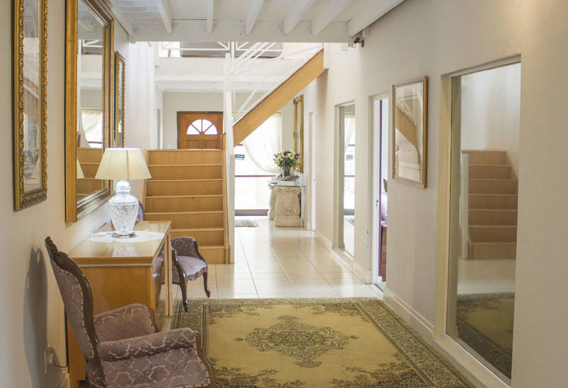 Pension 15 On Penguin Guest House