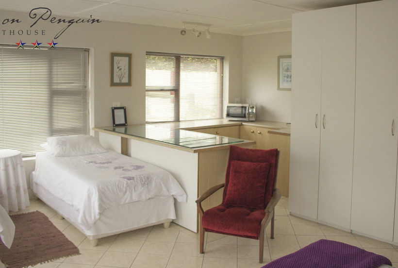 Pension 15 On Penguin Guest House 5