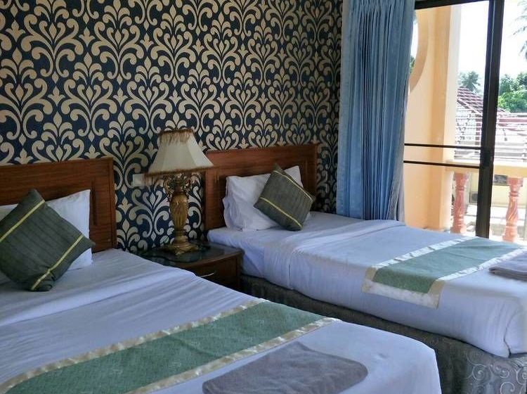 Hotel Surin Sunset 11