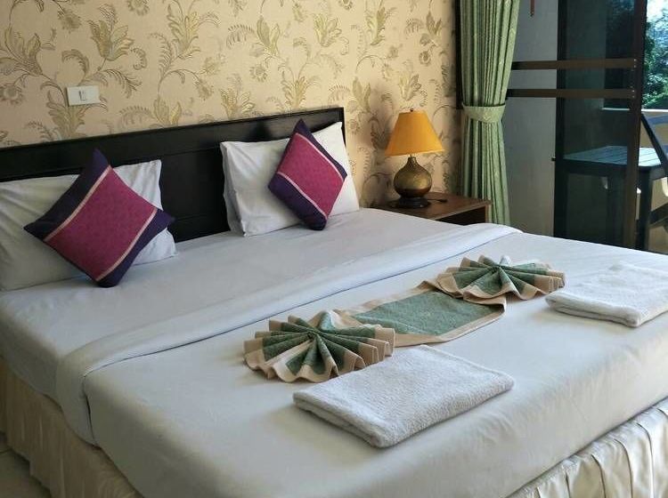 Hotel Surin Sunset 12