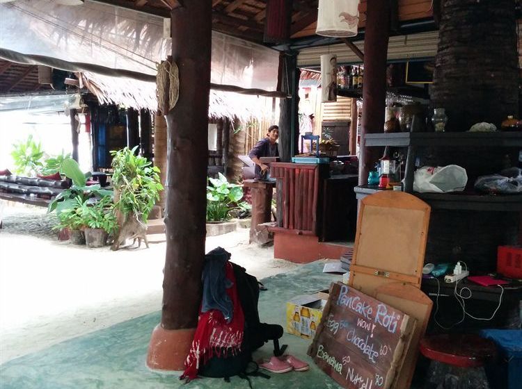 Resort Dolphin Bungalows 11