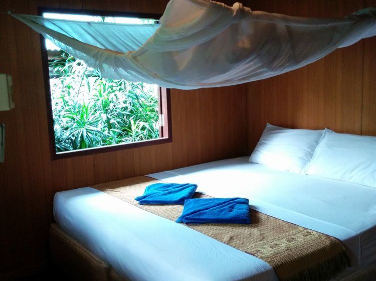 Resort Dolphin Bungalows 3