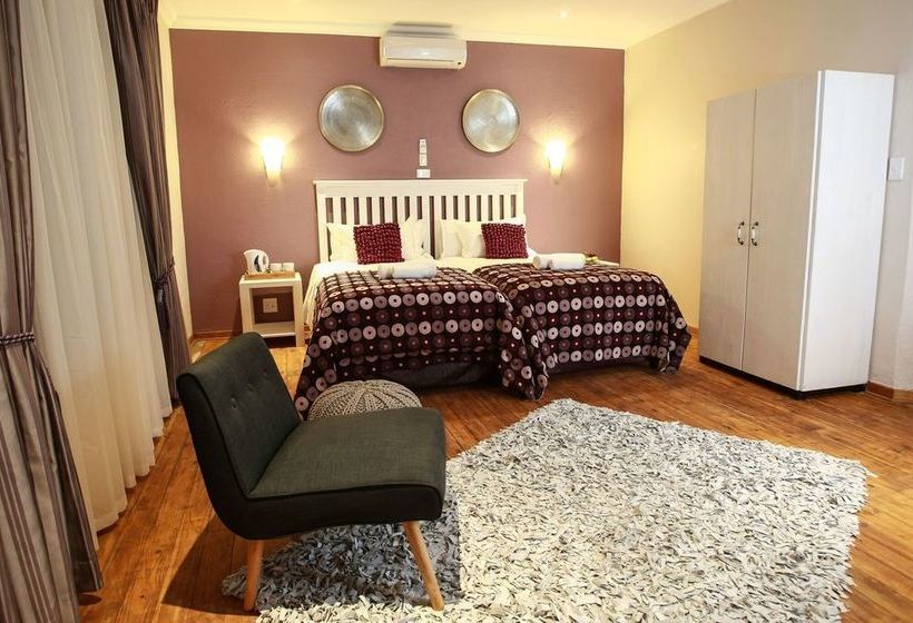 Pension Woodlands Guest House 7