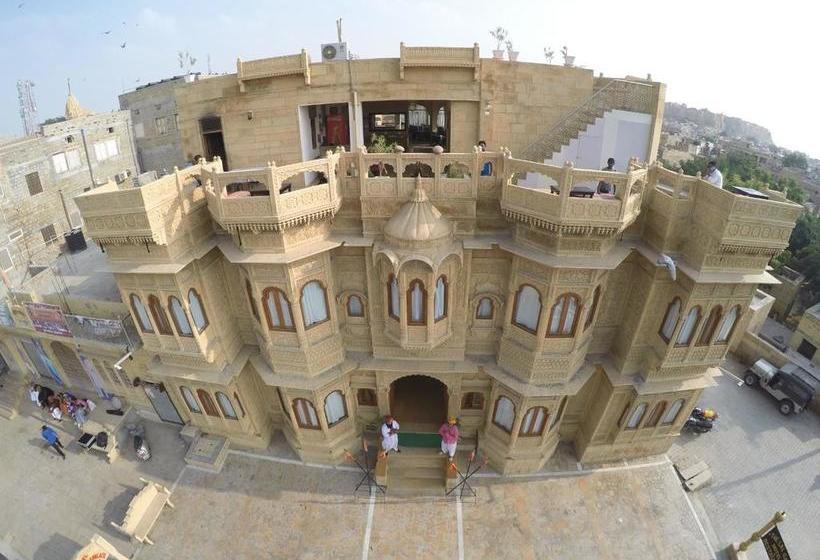 Hotel Lalgarh Fort & Palace 1