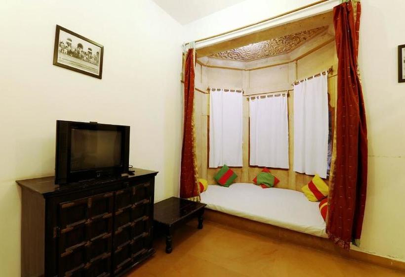 Hotel Lalgarh Fort & Palace 12