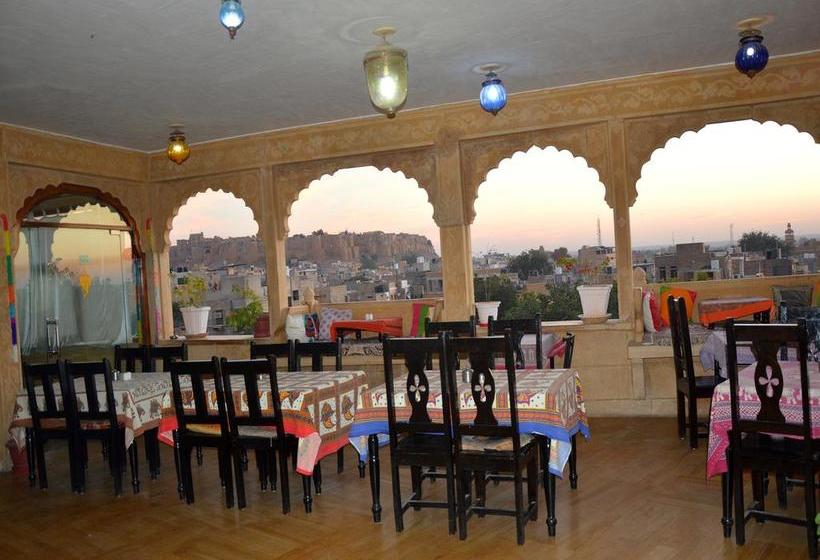 Hotel Lalgarh Fort & Palace 14