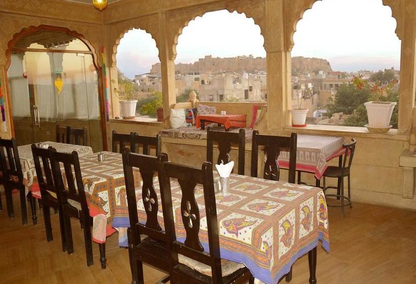 Hotel Lalgarh Fort & Palace 15