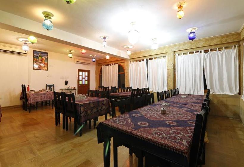 Hotel Lalgarh Fort & Palace 16