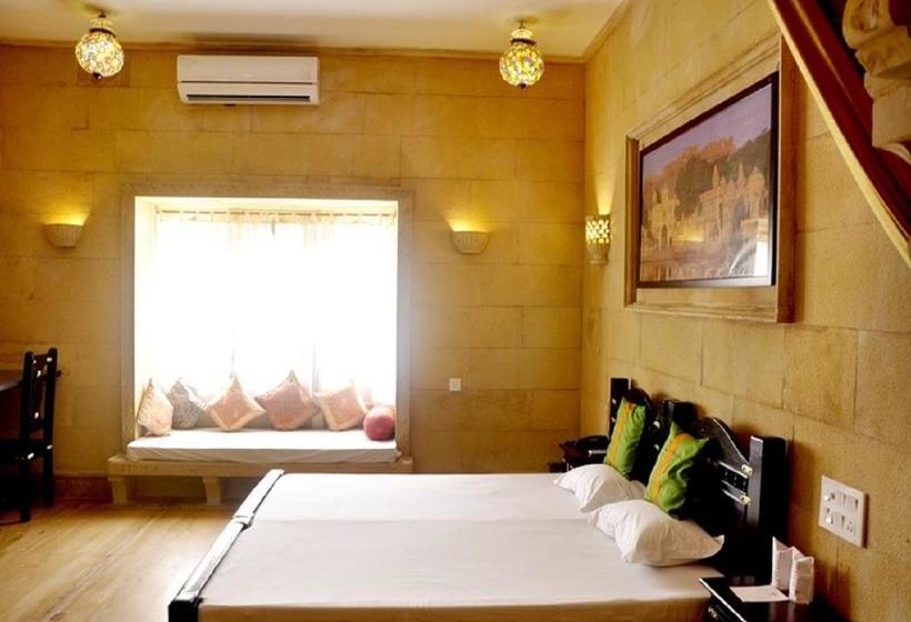 Hotel Lalgarh Fort & Palace 7