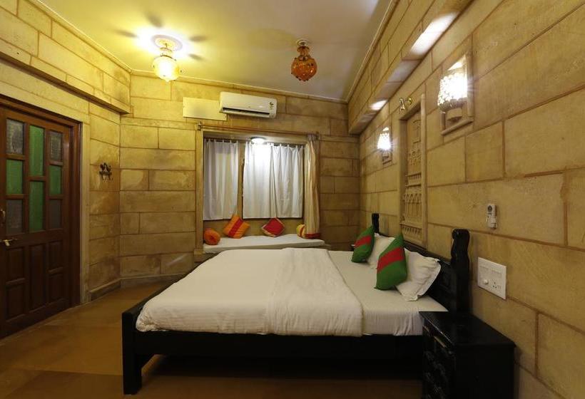 Hotel Lalgarh Fort & Palace 9