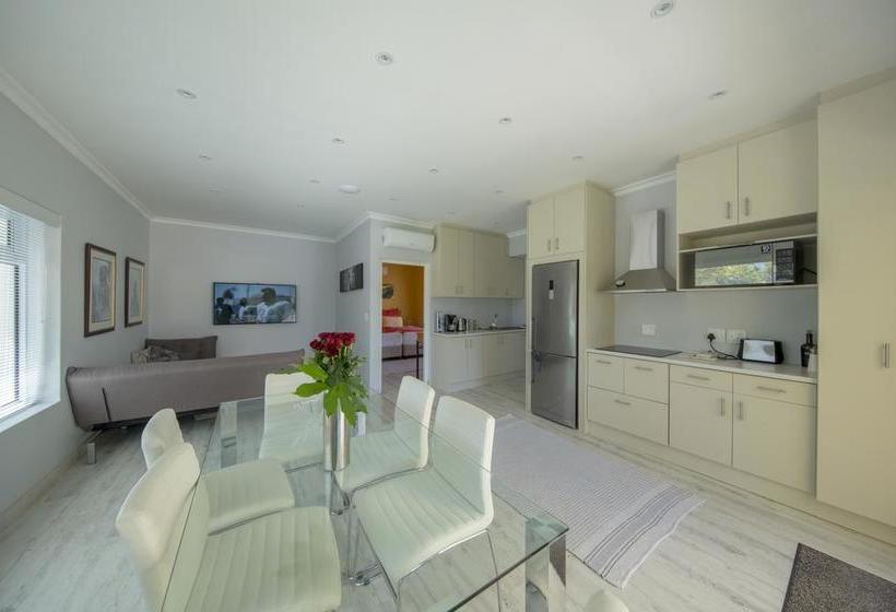 Constantia Cottages 17