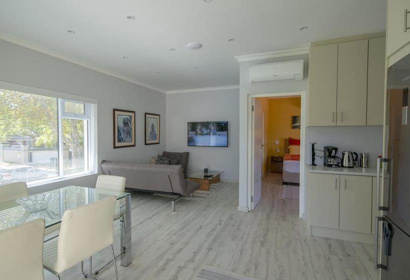 Constantia Cottages 9