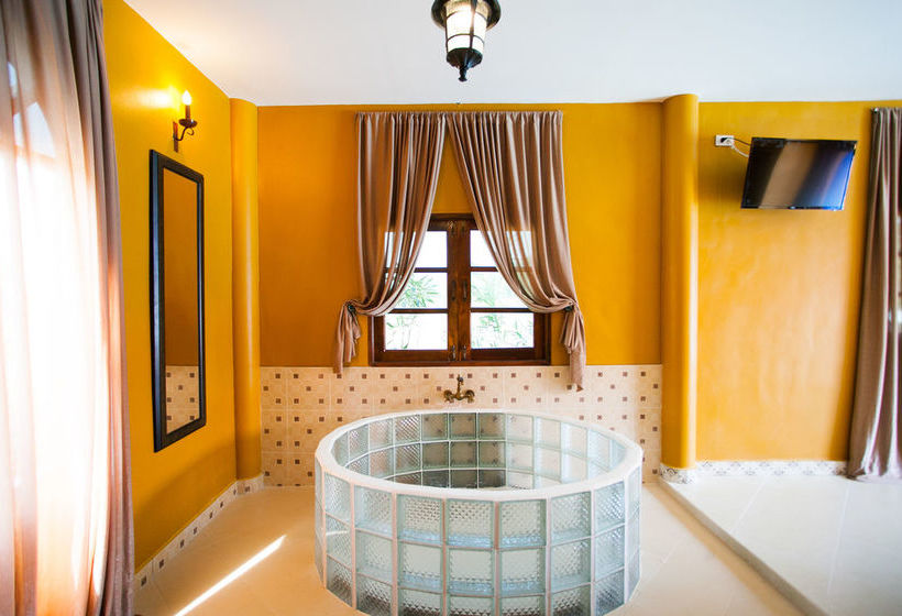 Hotel Baannommaew Retreat 5