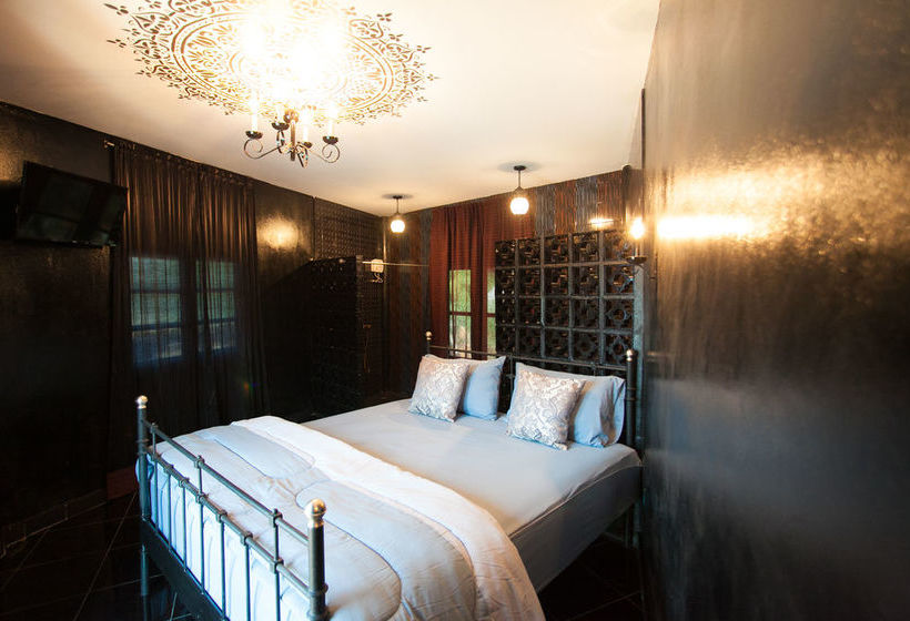 Hotel Baannommaew Retreat 6