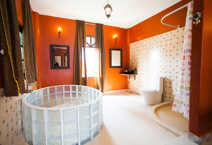 Hotel Baannommaew Retreat 9